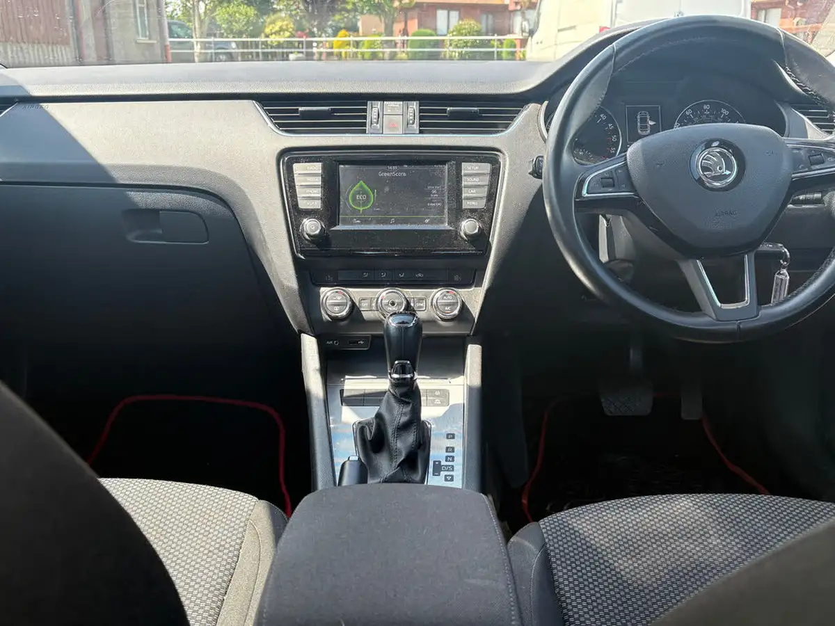 2015-skoda-octavia-16tdi-se-111ps-hatchback-dsg-big-1