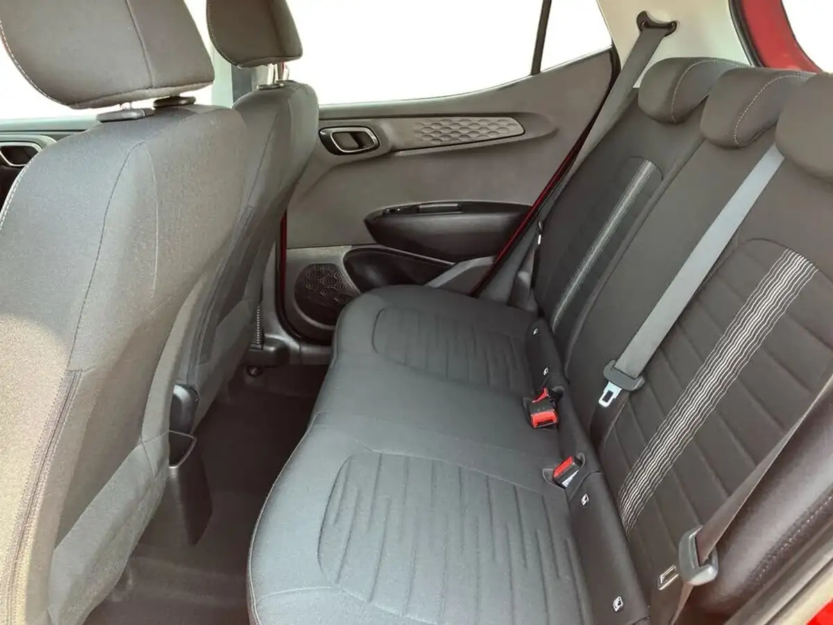 2022-hyundai-i10-10-premium-big-21
