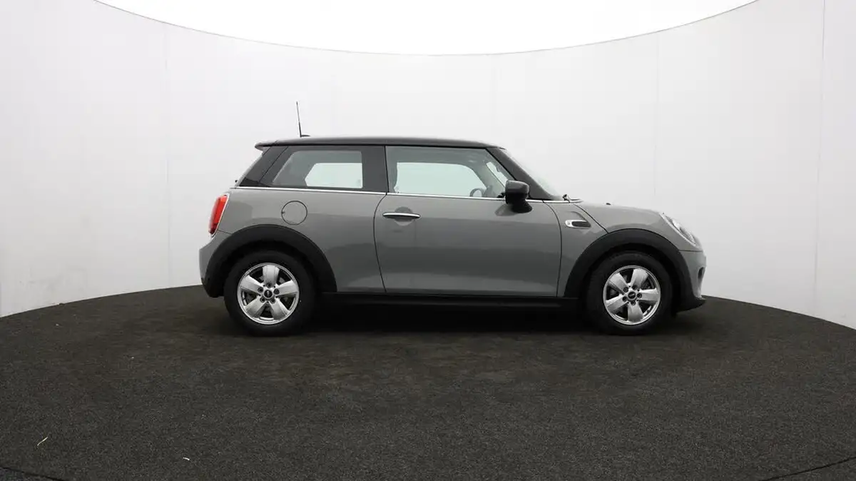 2020-mini-cooper-15-cooper-classic-nav-hatchback-3d-big-41