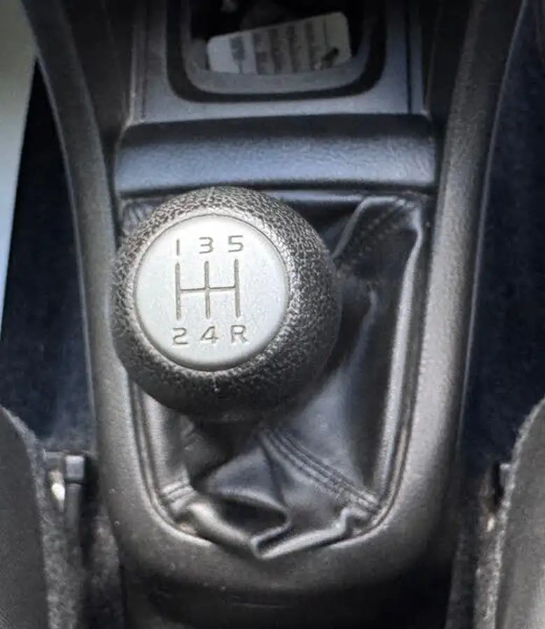 2014-suzuki-swift-12-sz4-94ps-4x4-5d-big-19