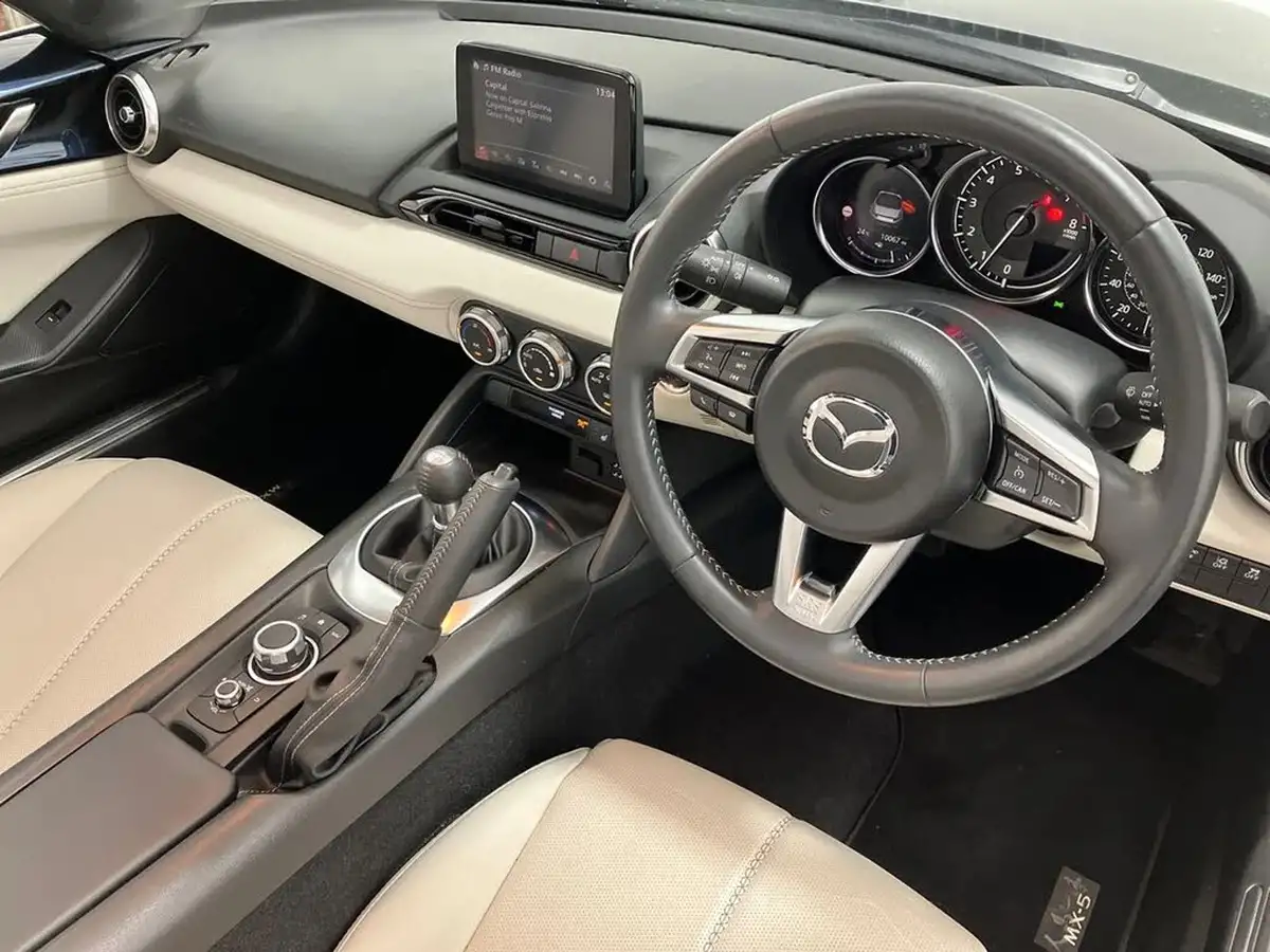 2023-mazda-mx-5-15-kizuna-big-32
