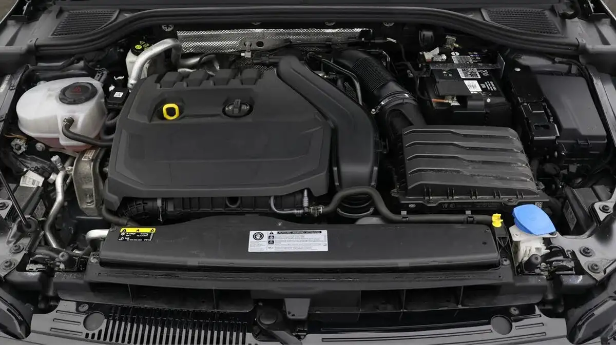 2020-volkswagen-golf-15-tsi-life-150ps-hatchback-big-19