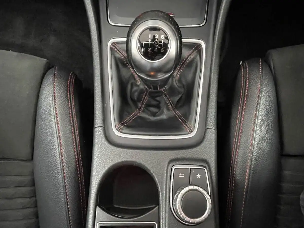 2018-mercedes-benz-gla-class-21d-gla-200d-amg-line-134bhp-ss-big-43