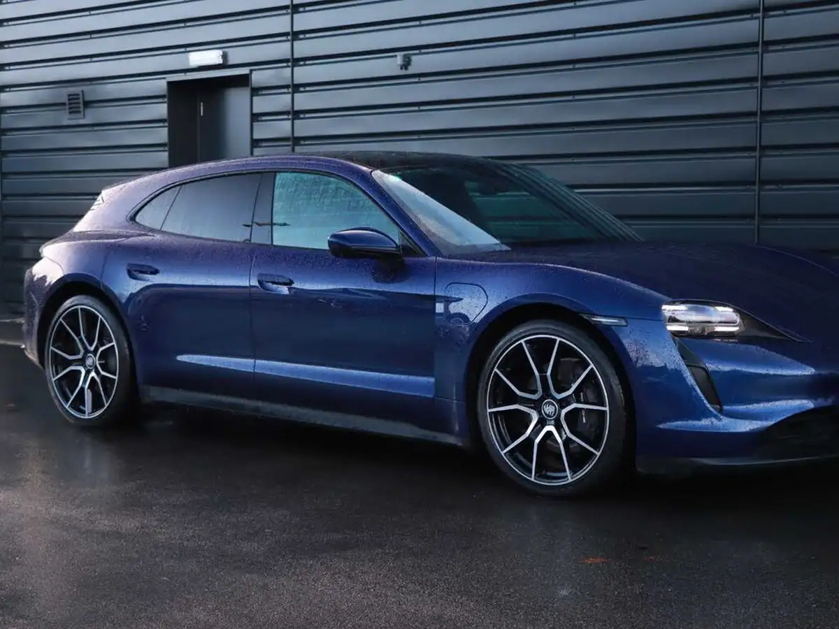 2023-porsche-taycan-e-sport-turismo-476ps-performance-battery-plus-big-17