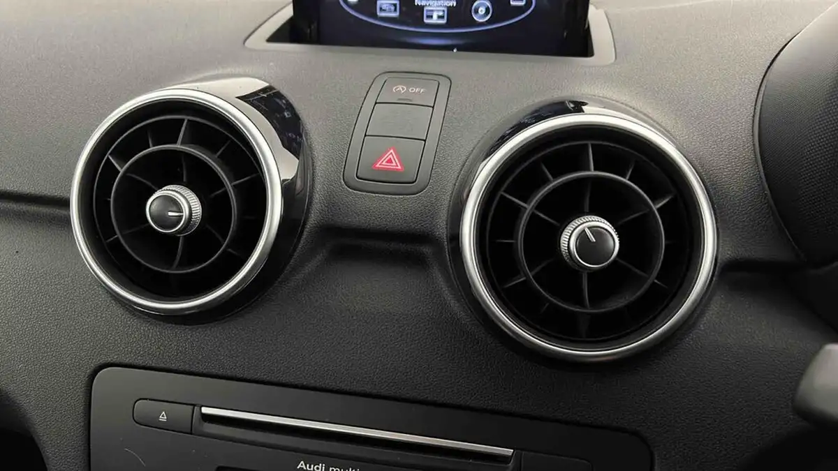 2016-audi-a1-10-tfsi-sport-hatchback-3d-big-37