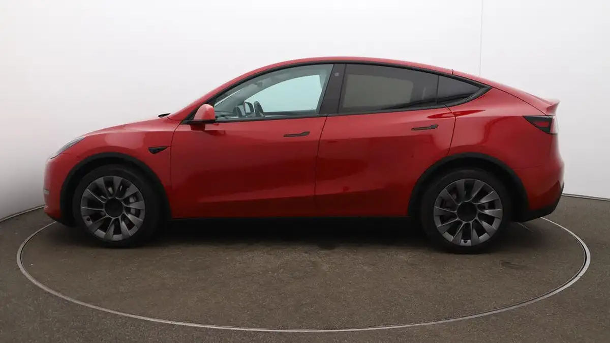 2022-tesla-model-y-e-long-range-big-63