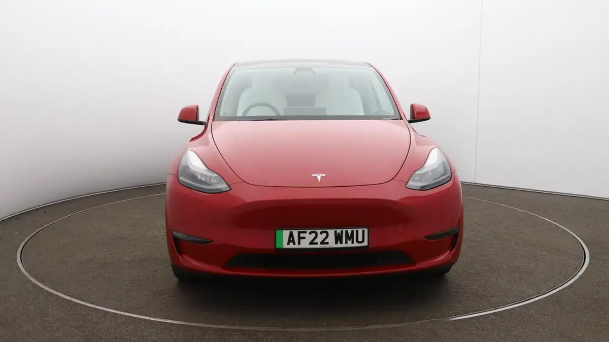2022-tesla-model-y-e-long-range-big-39