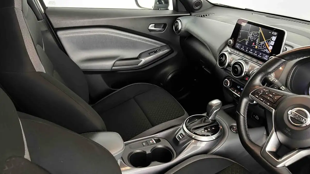 2022-nissan-juke-10-dig-t-n-connecta-dct-big-35