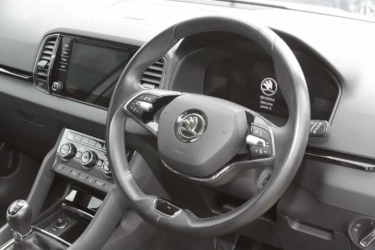 2022-skoda-karoq-15-tsi-se-l-big-5