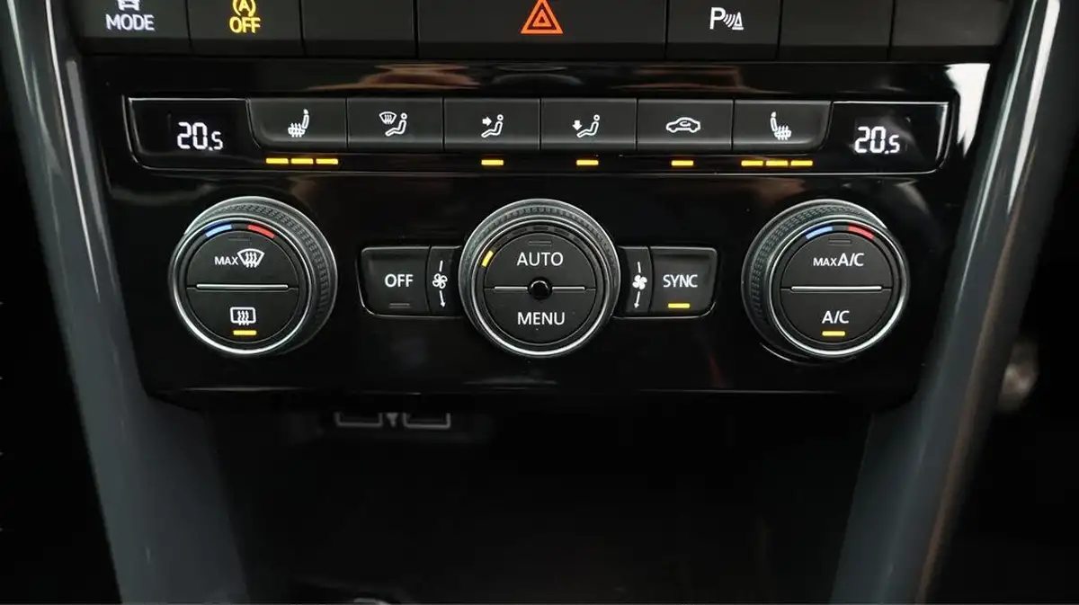 2019-volkswagen-t-roc-15-tsi-se-big-12