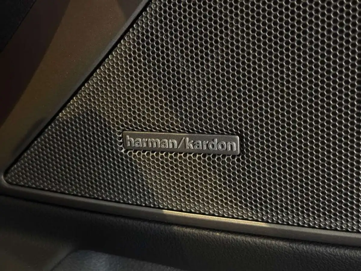 2023-bmw-3-series-30-m3-competition-xdrive-touring-5d-big-43
