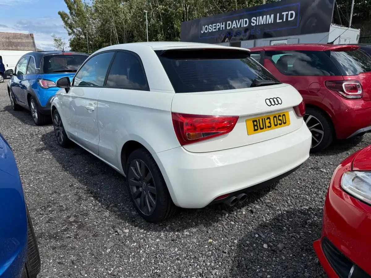 2013-audi-a1-14-sport-tfsi-122ps-hatchback-3d-1390cc-big-17