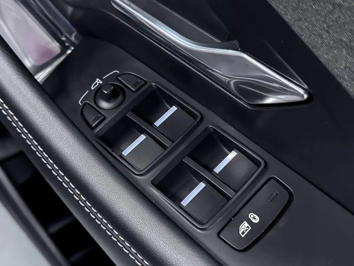 2021-jaguar-e-pace-20-d200-r-dynamic-hse-big-18