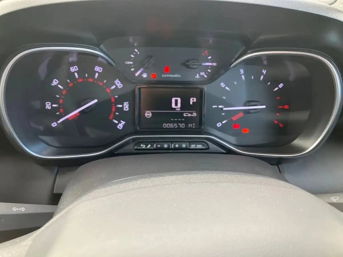 2023-citroen-c3-aircross-12-puretech-shine-plus-130ps-eat6-big-13