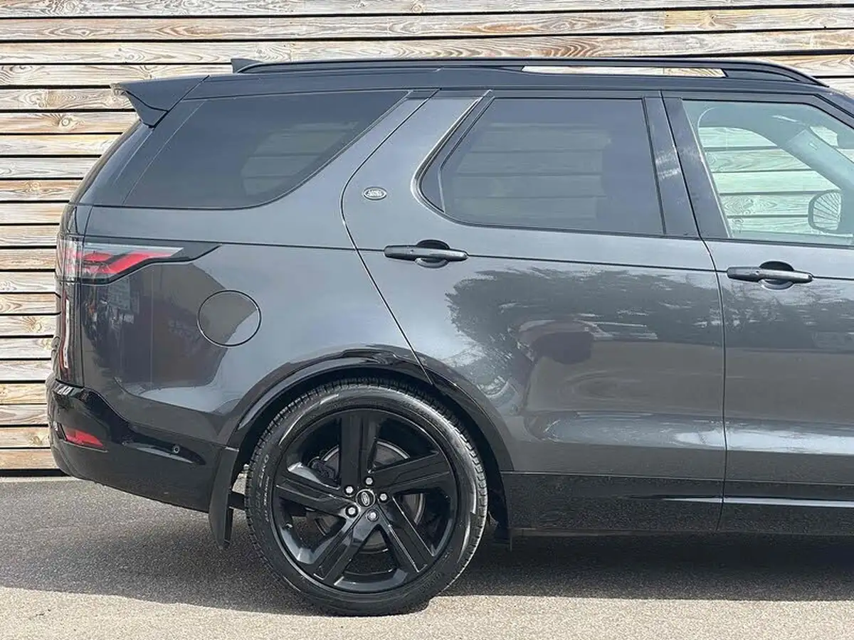 2023-land-rover-discovery-30-d300-dynamic-hse-big-16