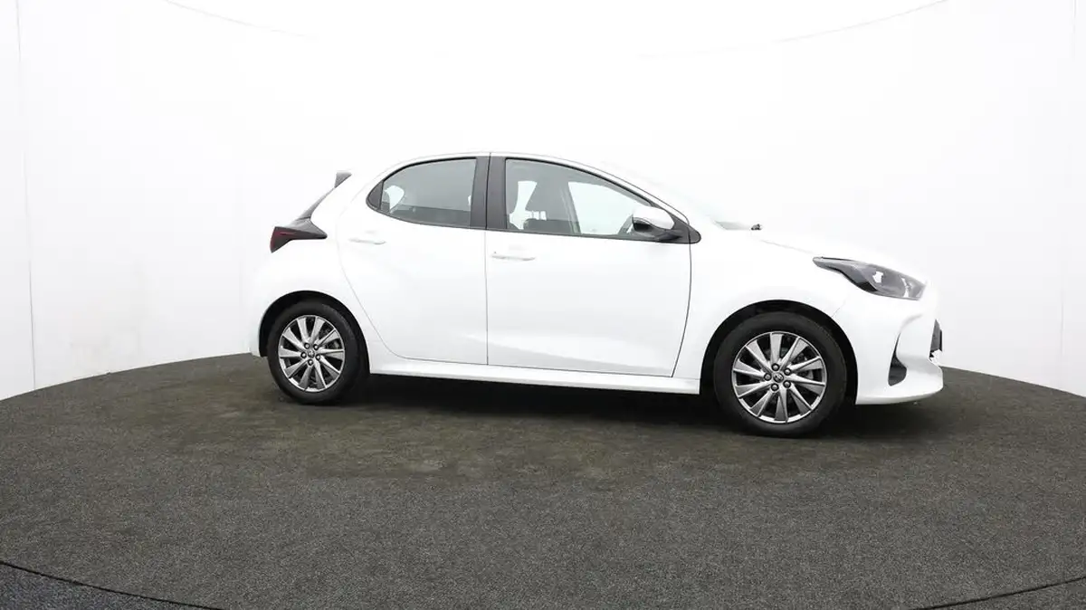 2022-toyota-yaris-15-vvt-i-icon-big-45