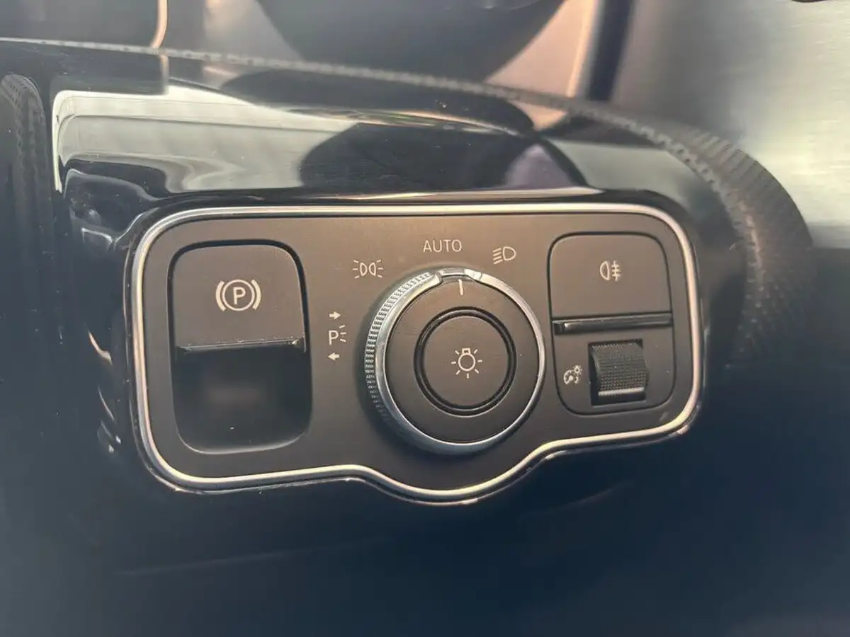 2018-mercedes-benz-a-class-15d-a180d-amg-line-116ps-premiumss-hatchback-5d-7g-dct-big-29