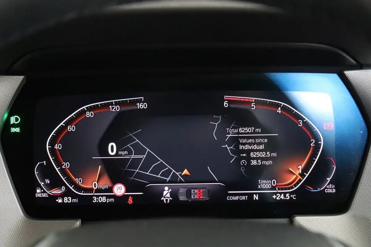 2021-bmw-1-series-20td-118d-se-lcp-big-14