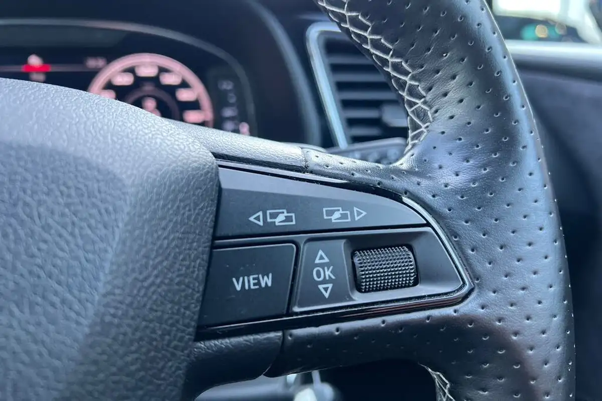2020-seat-leon-20-tsi-cupra-300-4drive-ss-estate-big-22