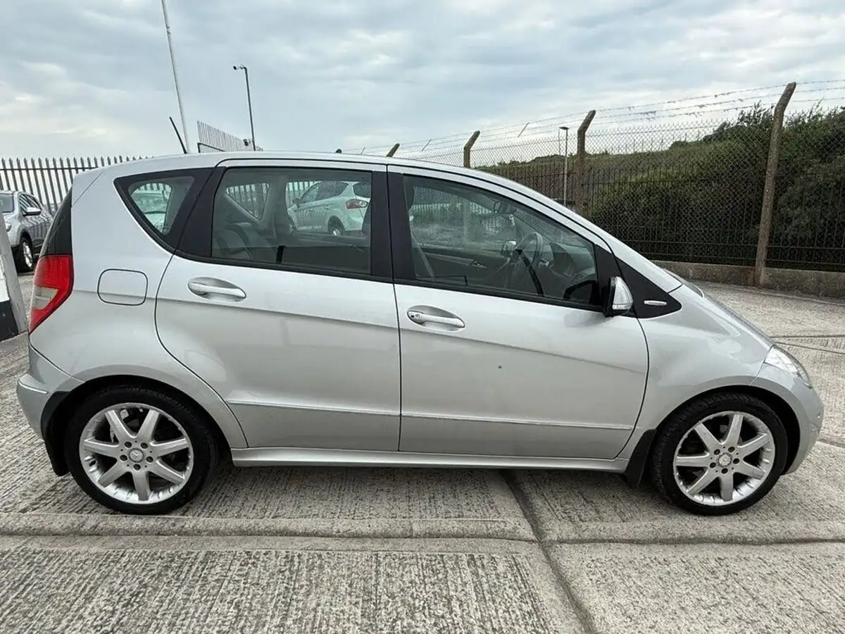 2012-mercedes-benz-a-class-20td-a180-avantgarde-se-cvt-big-8