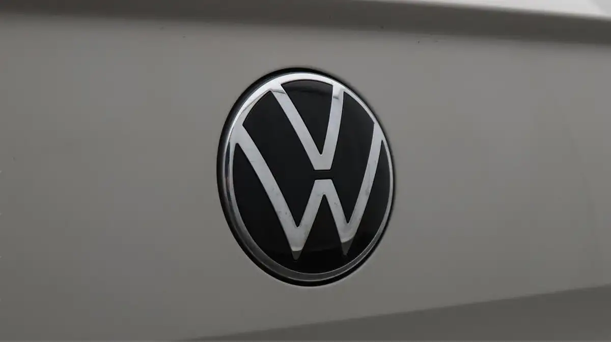 2023-volkswagen-t-roc-15-tsi-r-line-hatchback-5d-dsg-big-21