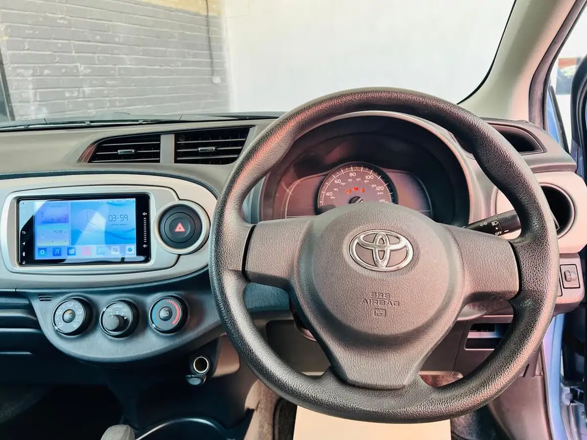 2011-toyota-yaris-133-tr-99bhp-5d-m-drive-s-big-21