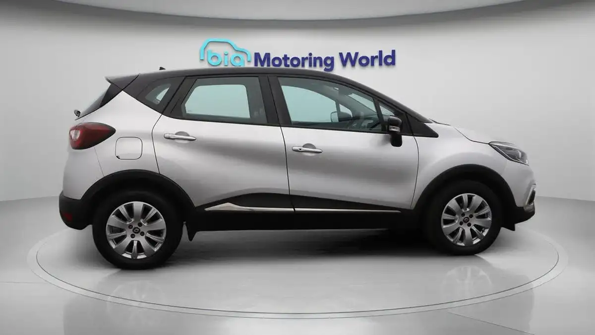 2020-renault-captur-09-tce-play-big-8