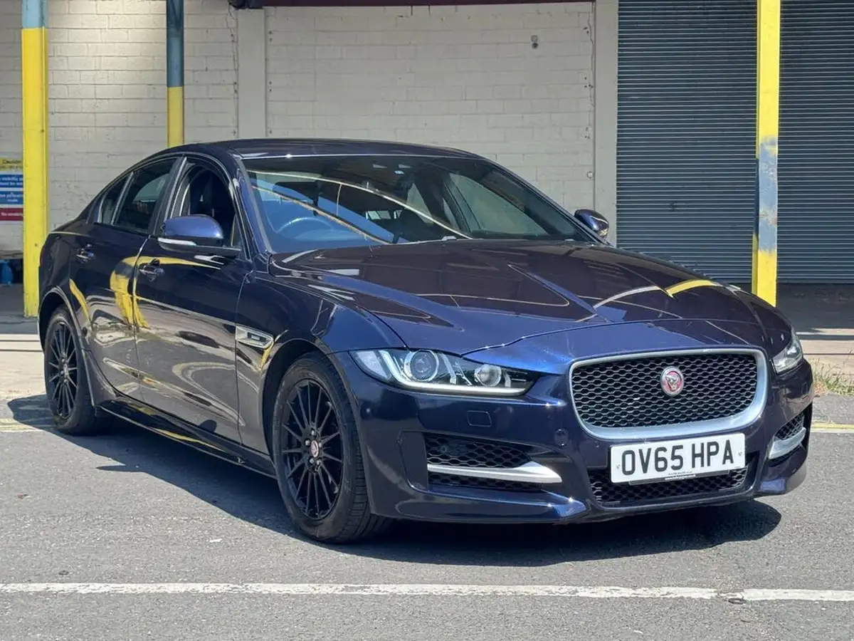 2015-jaguar-xe-20td-r-sport-163ps-auto-big-0