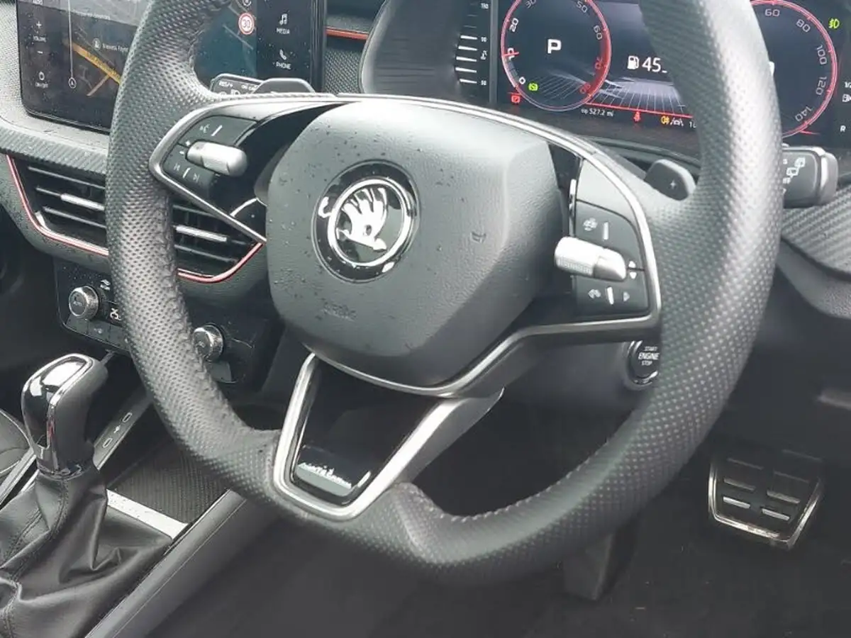 2024-skoda-kamiq-10-tsi-monte-carlo-116ps-dsg-big-16