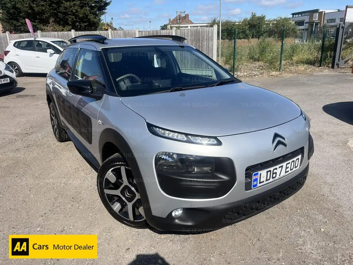 2017-citroen-c4-cactus-12-puretech-flair-82ps-big-0