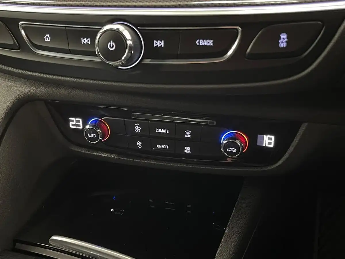 2018-vauxhall-insignia-grand-sport-20td-sri-vx-line-nav-big-15