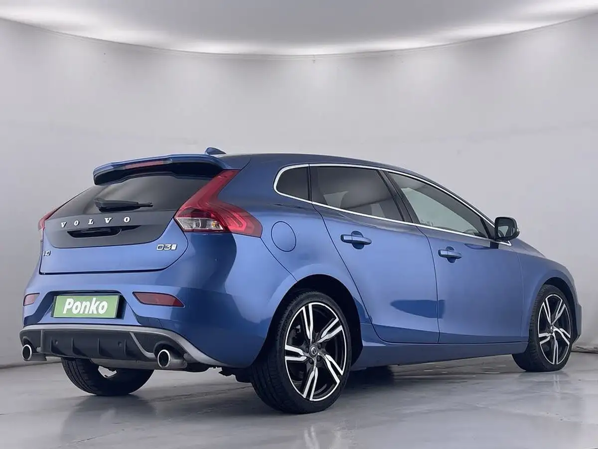2018-volvo-v40-20td-d3-r-design-nav-plus-big-4