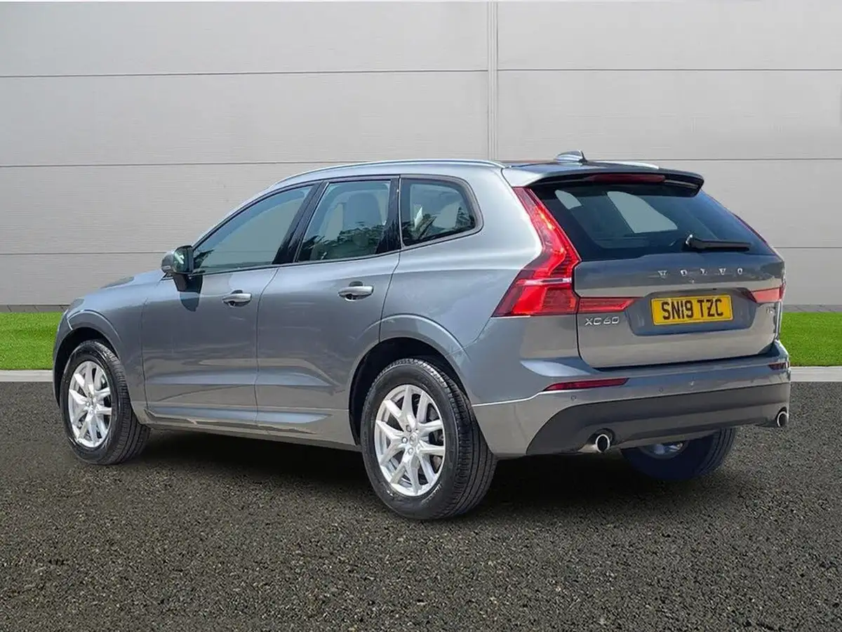 2019-volvo-xc60-20-t5-momentum-awd-big-4