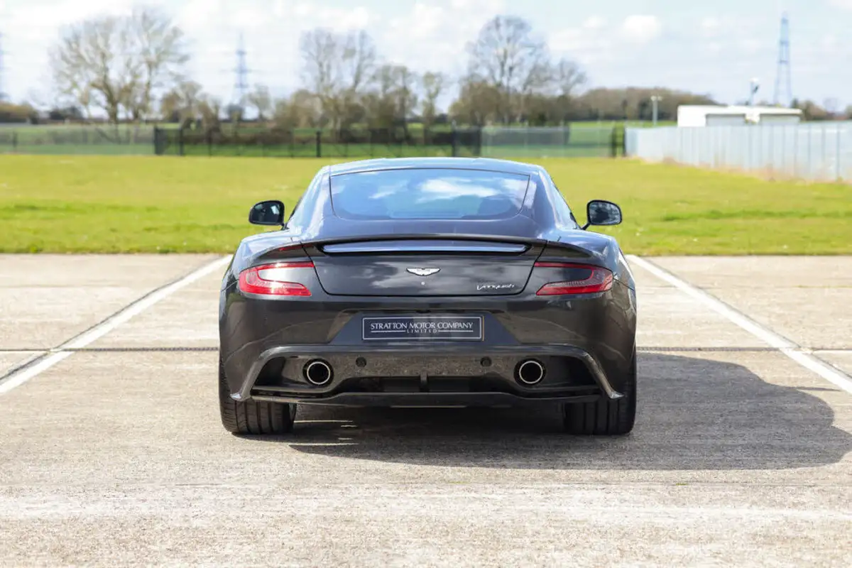 2013-aston-martin-vanquish-59-big-6