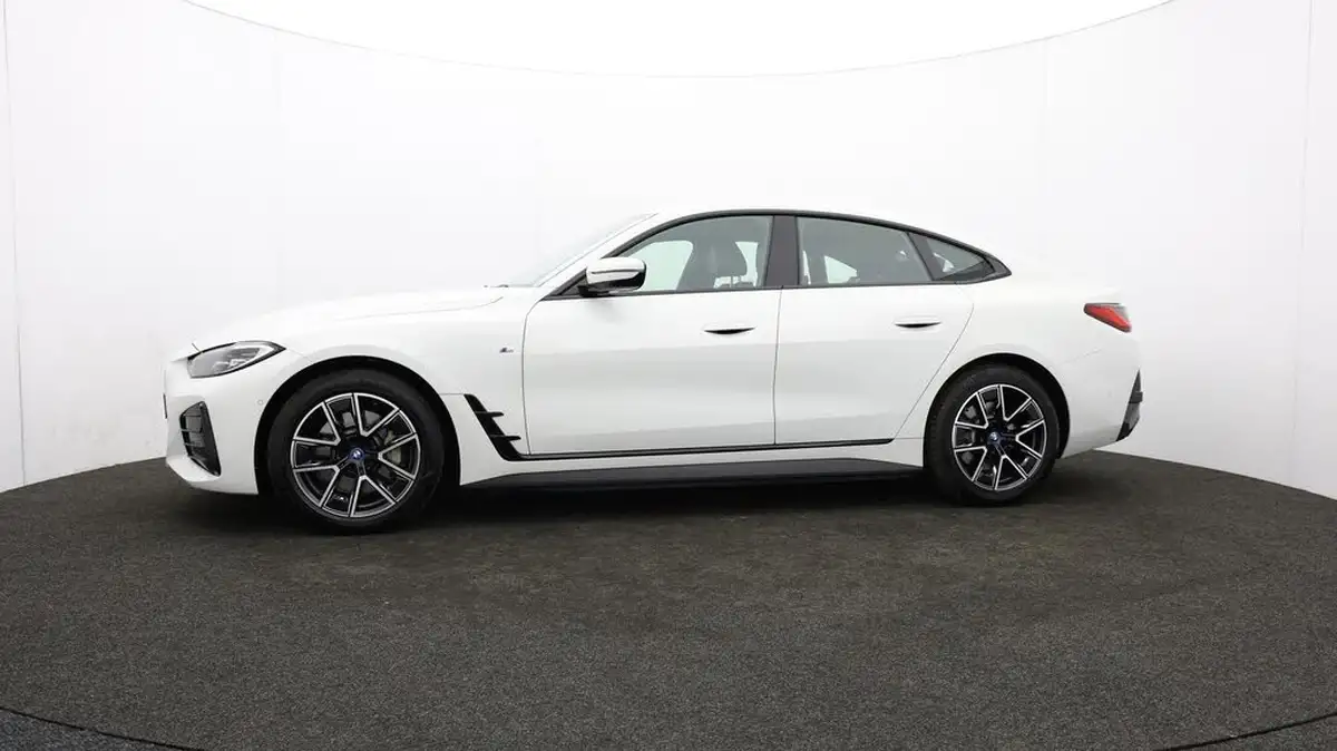 2022-bmw-i4-e-edrive40-m-sport-big-62