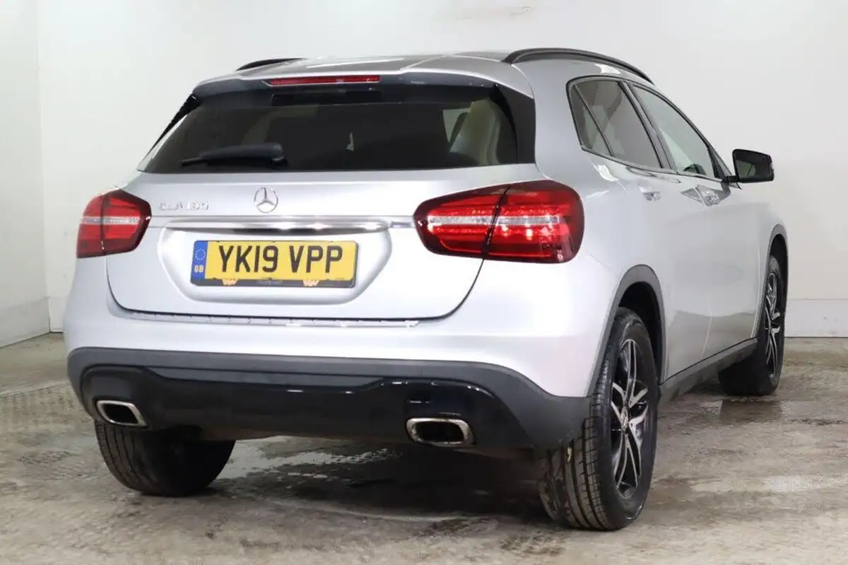 2019-mercedes-benz-gla-class-16-gla-180-urban-edition-ss-7g-dct-big-10