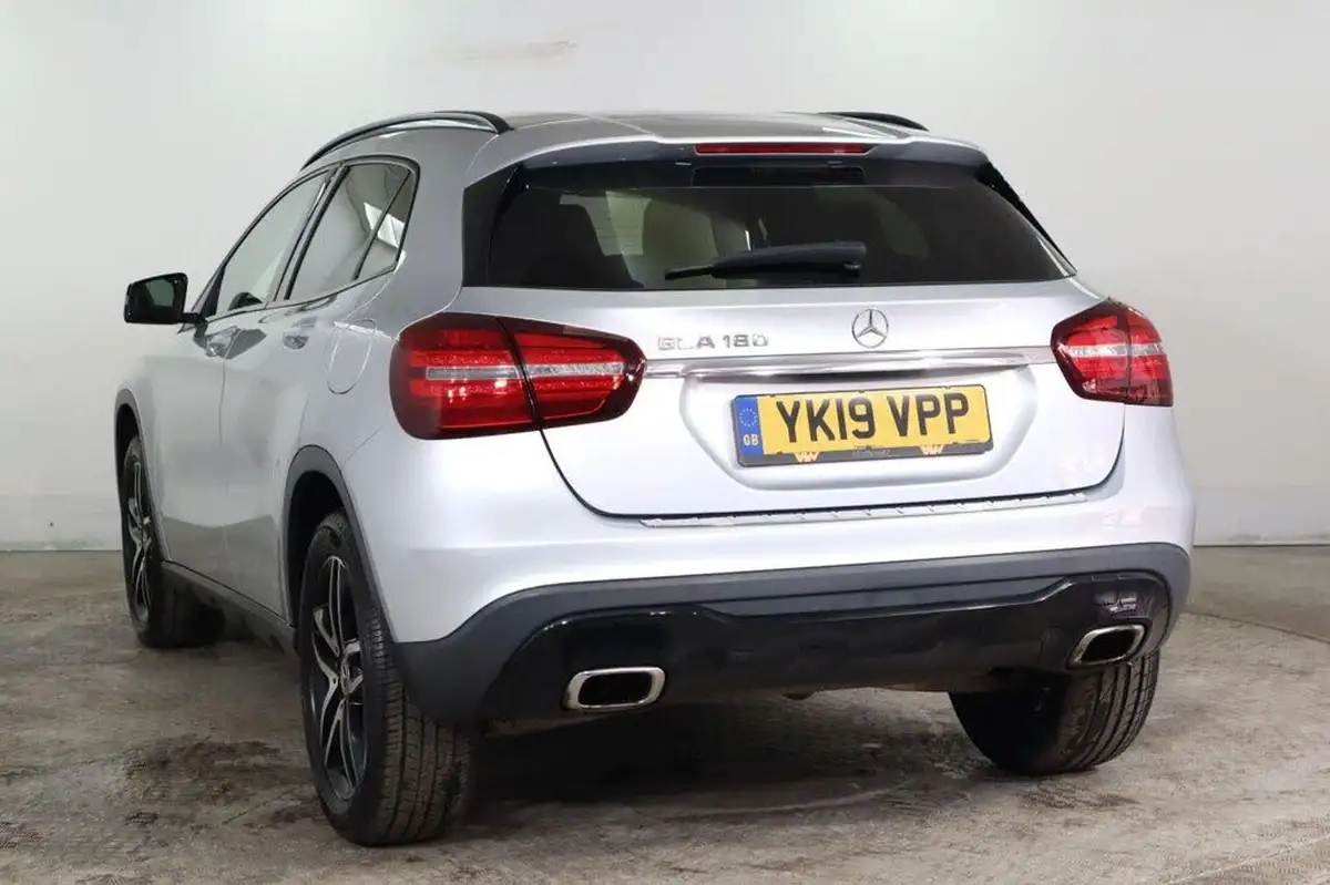 2019-mercedes-benz-gla-class-16-gla-180-urban-edition-ss-7g-dct-big-6