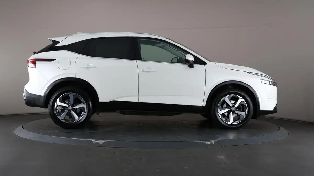 2022-nissan-qashqai-13-dig-t-n-connecta-140ps-big-59