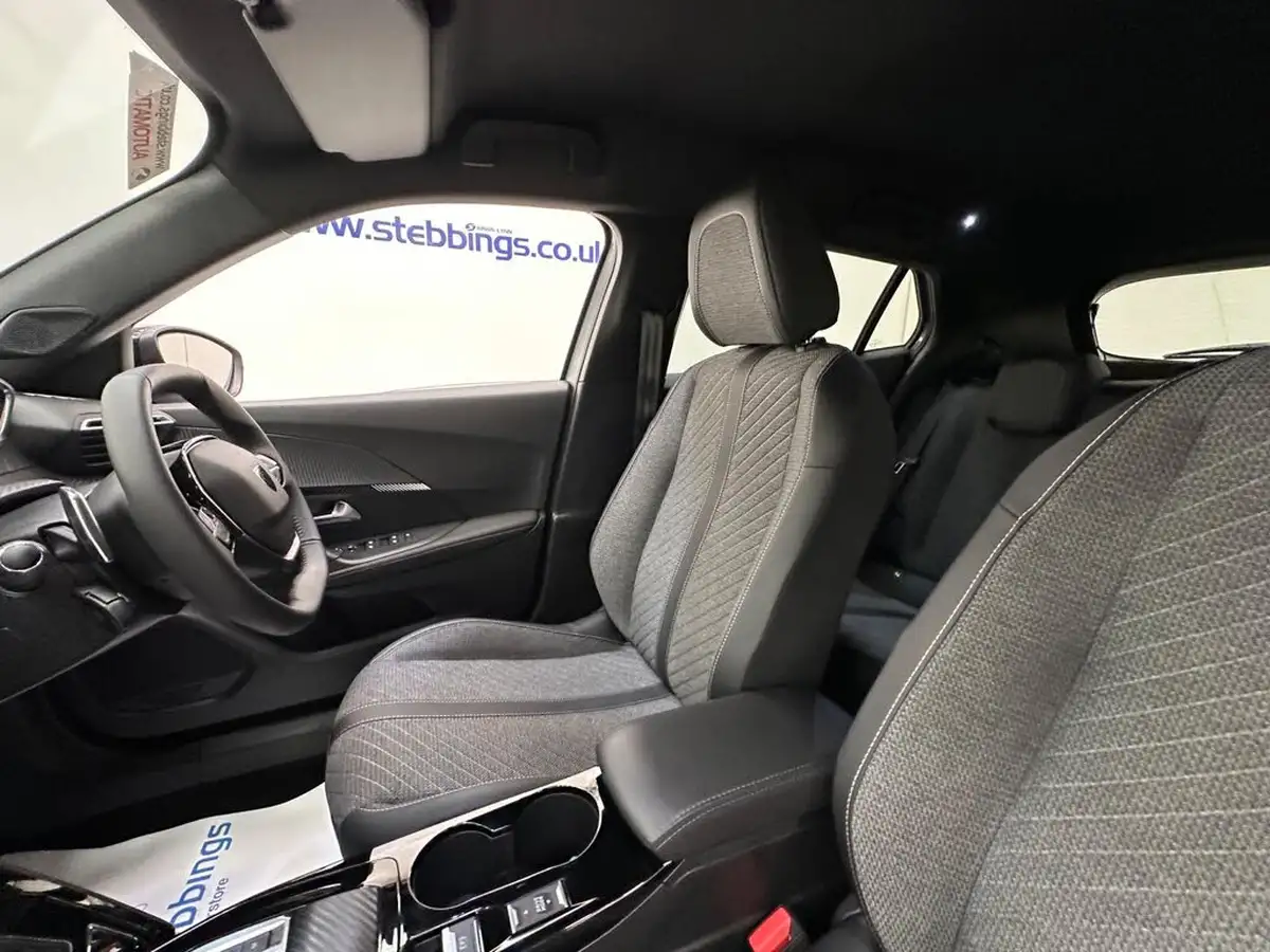 2023-peugeot-2008-suv-12-puretech-allure-big-30