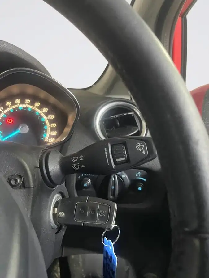 2015-ford-fiesta-125-zetec-3d-big-19