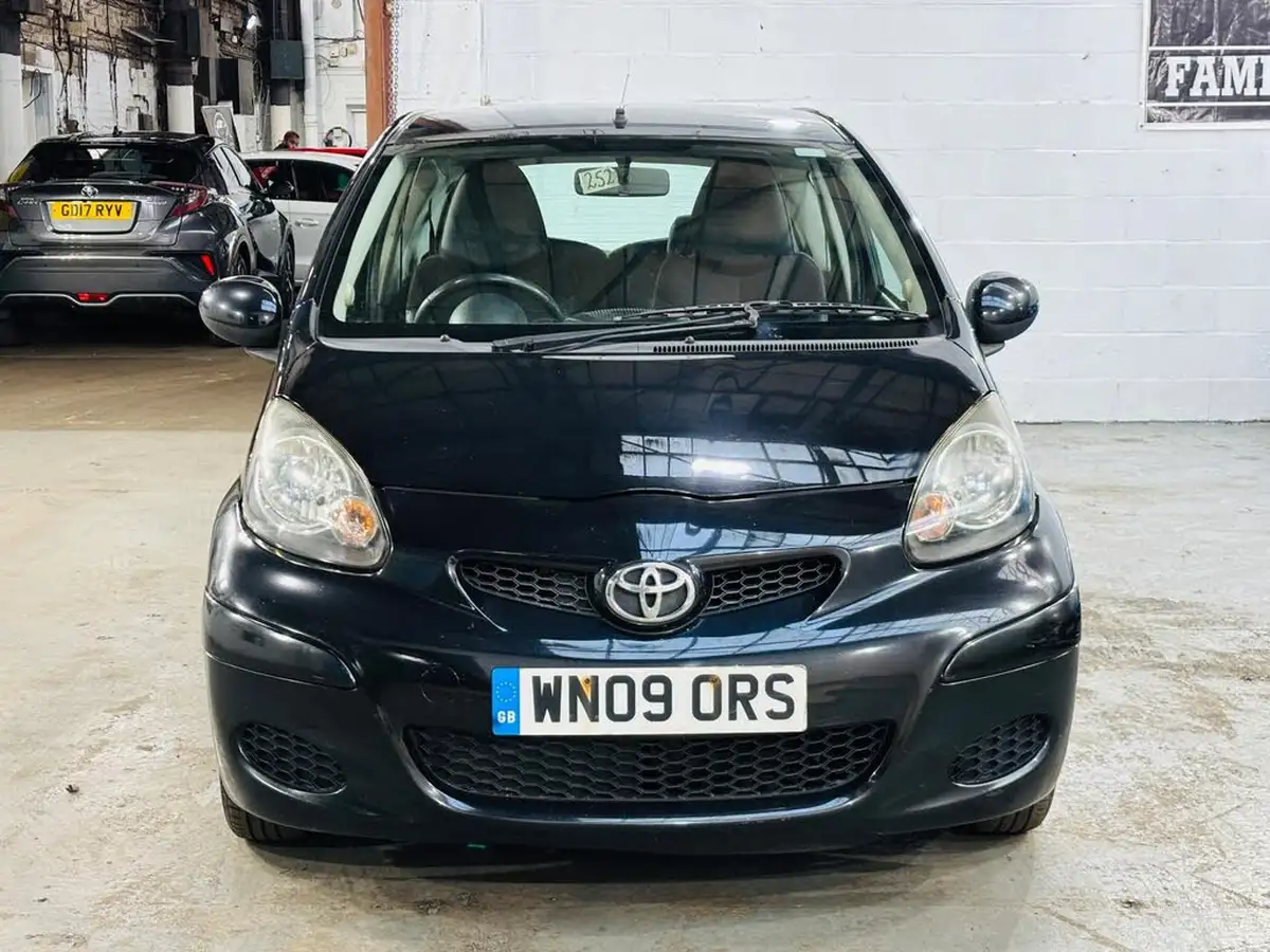 2009-toyota-aygo-10-aygo-black-3d-big-3