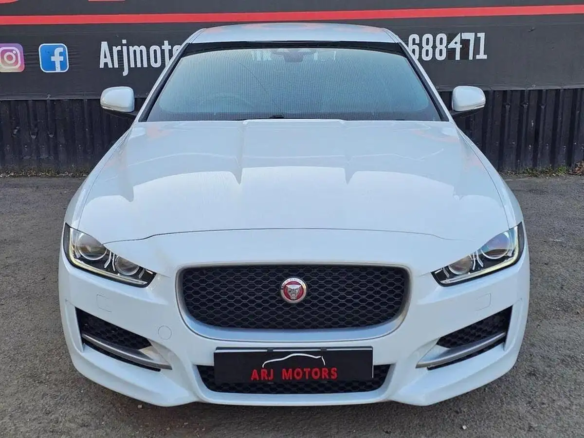 2018-jaguar-xe-20i-r-sport-200ps-1997cc-big-24