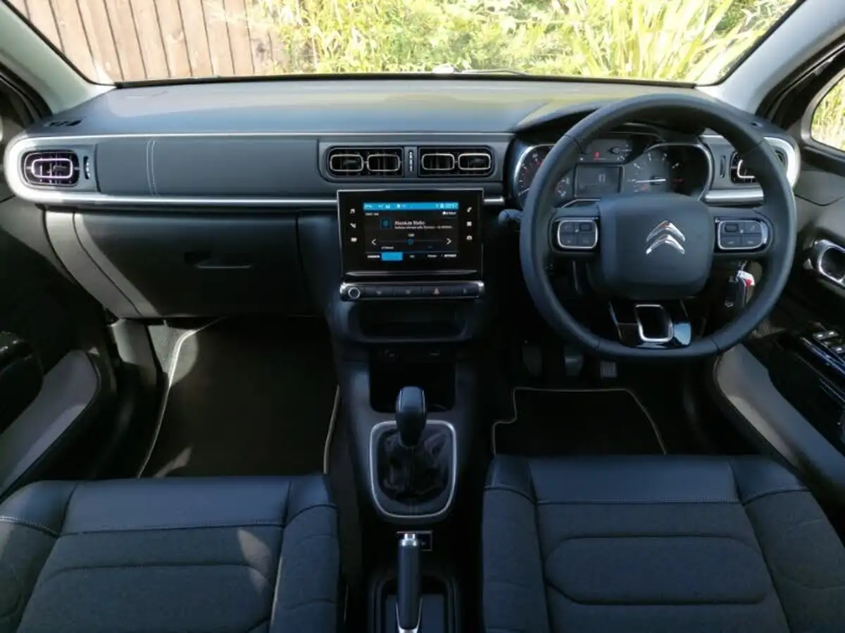 2021-citroen-c3-12-puretech-saint-james-83ps-big-2