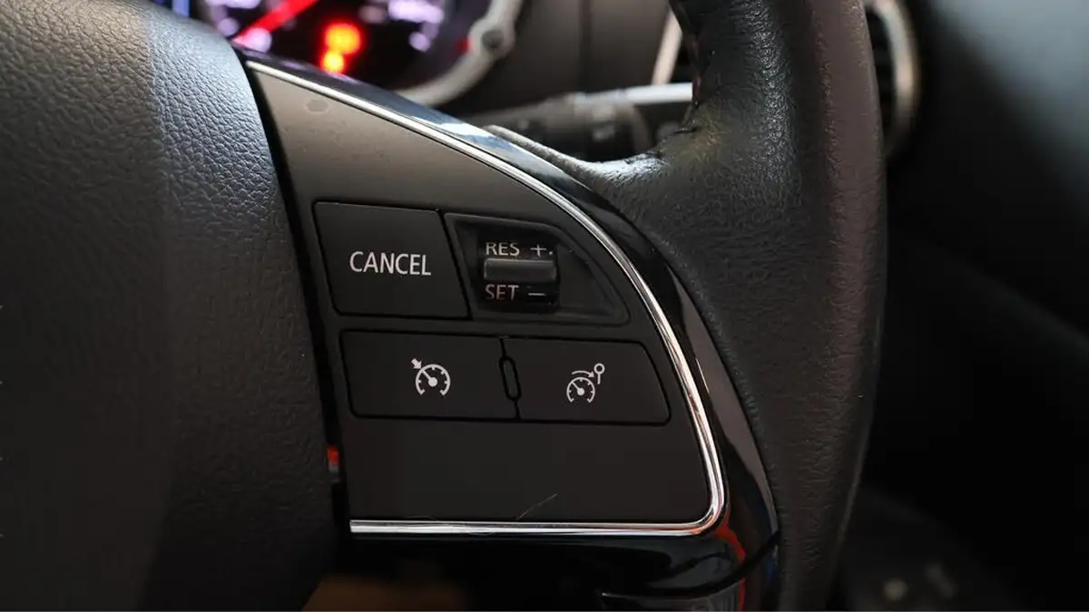 2019-mitsubishi-eclipse-cross-15-exceed-big-23