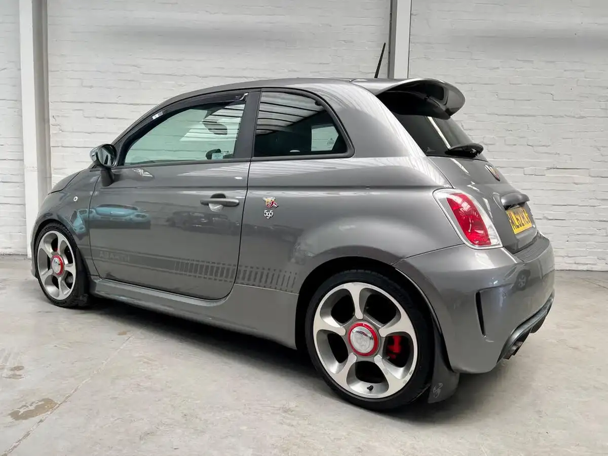 2012-abarth-595-big-18