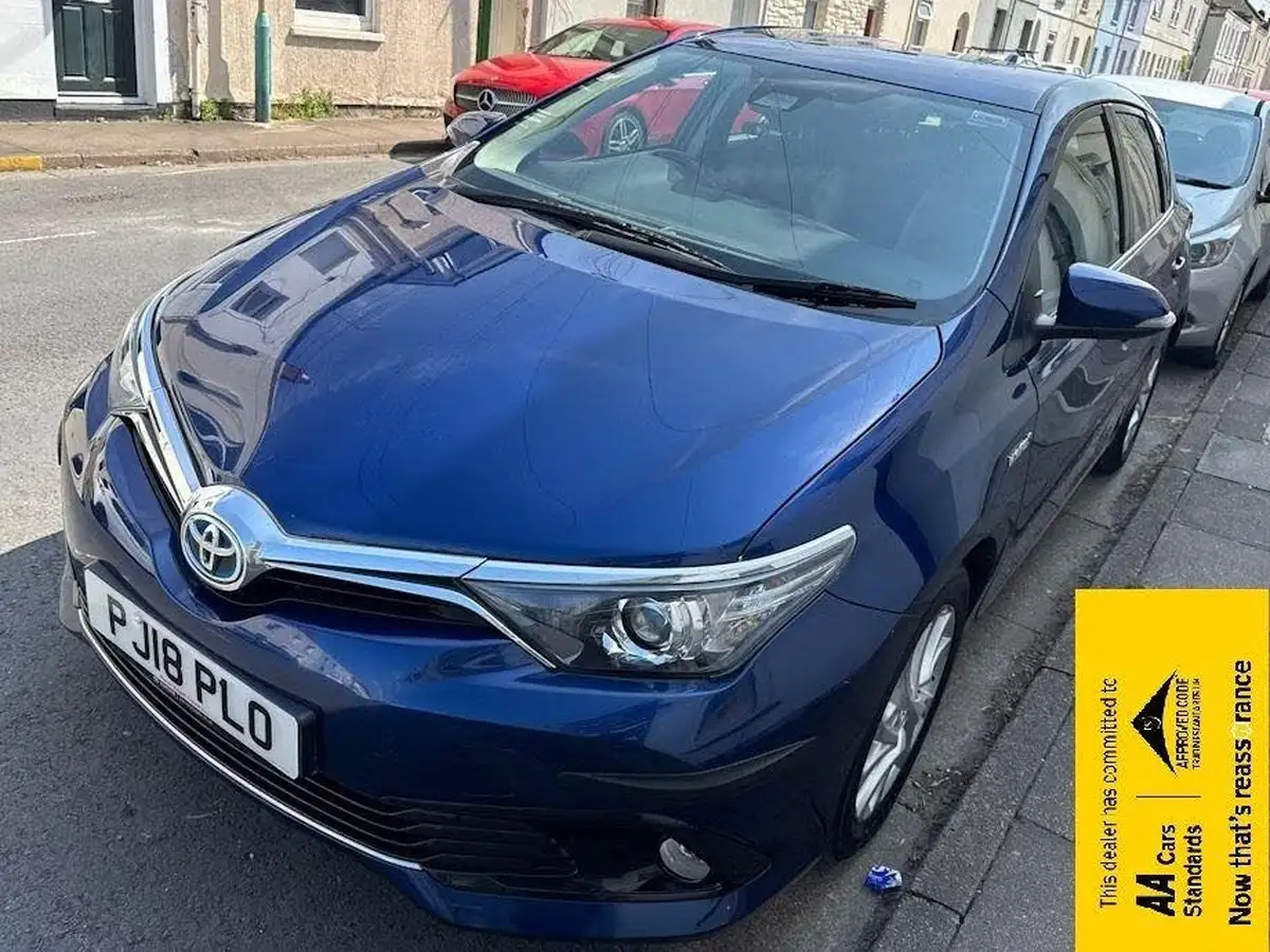 2018-toyota-auris-18-vvt-i-hsd-icon-tech-hatchback-big-1