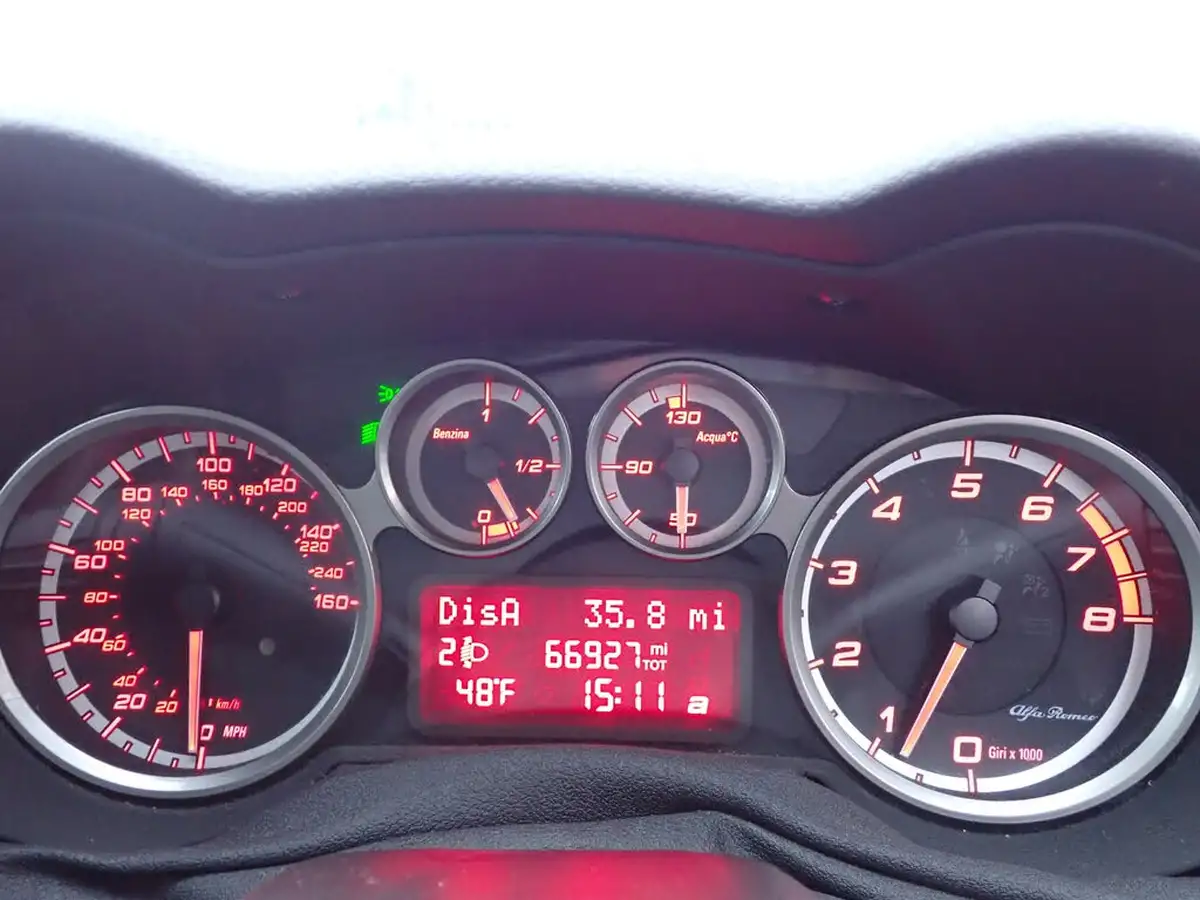 2009-alfa-romeo-mito-14-turismo-16v-big-10