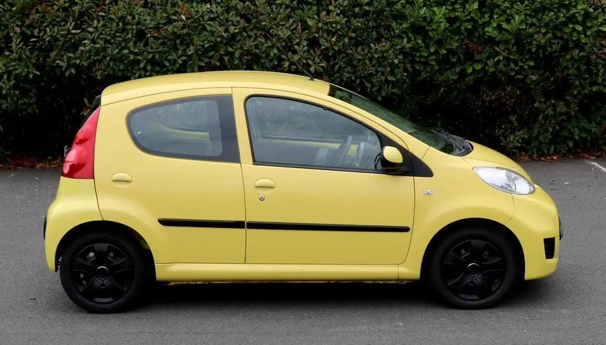 2010-peugeot-107-10-urban-5d-2-tronic-big-7