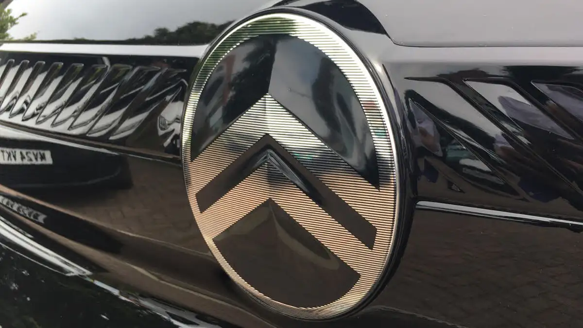 2025-citroen-c3-12-turbo-plus-big-25