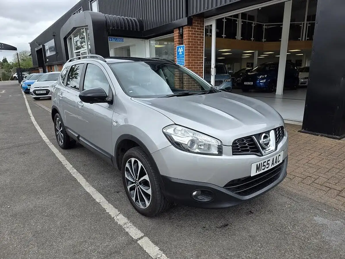 2013-nissan-qashqai2-15td-360-big-0